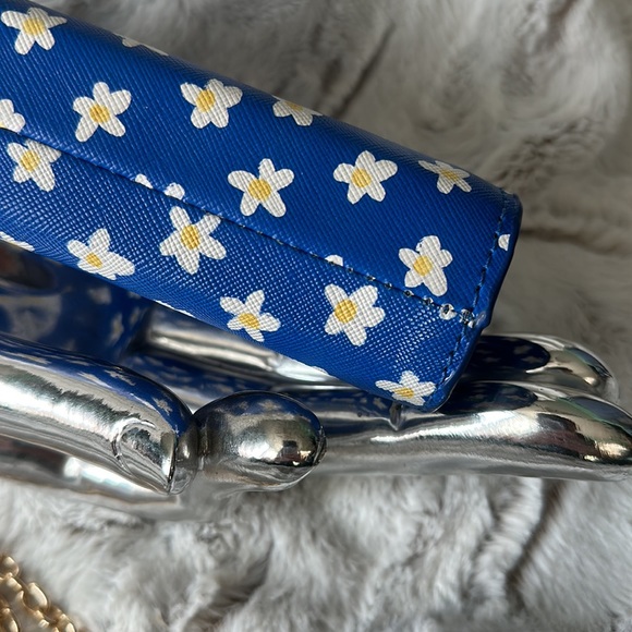 🦋Larroude Erin Clutch🦋 - Picture 14 of 16